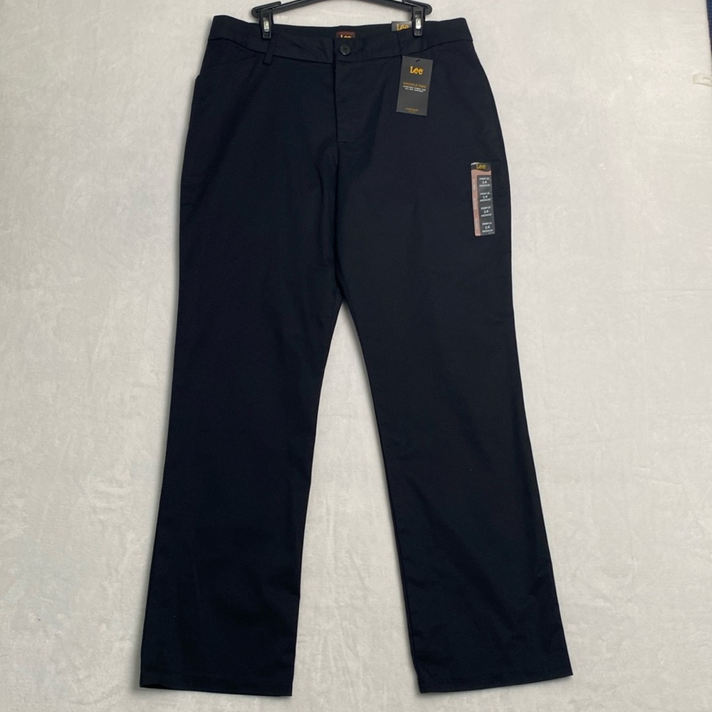 New Lee Women's Wrinkle Free Relaxed Fit Straight Leg Pant, Black, 14